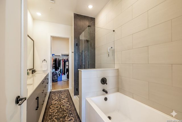 719 E Locust St Unit 4110, San Antonio, TX 78212