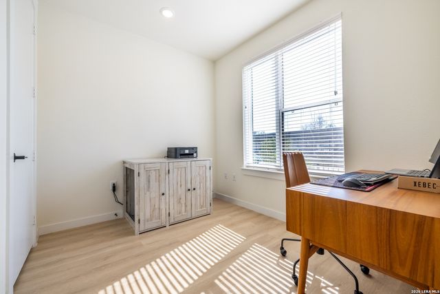 719 E Locust St Unit 4110, San Antonio, TX 78212