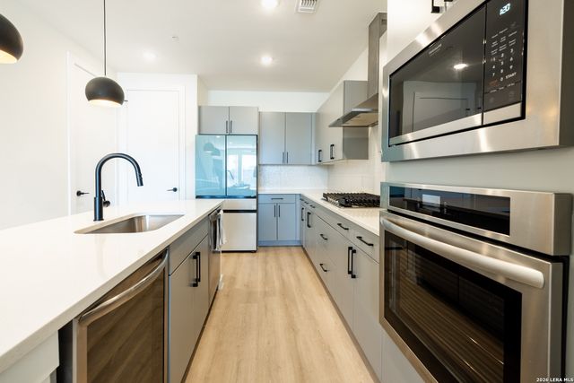 719 E Locust St Unit 4110, San Antonio, TX 78212