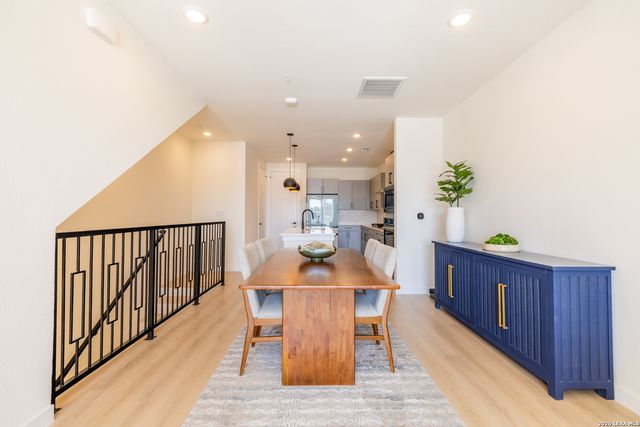 719 E Locust St Unit 4110, San Antonio, TX 78212