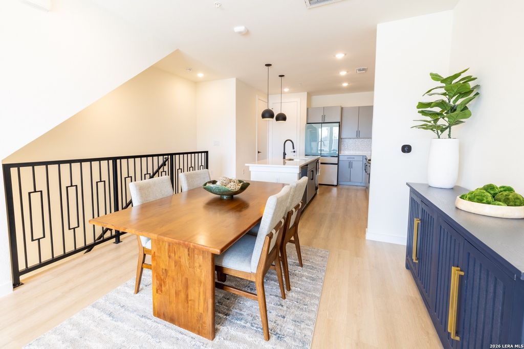 719 E Locust St Unit 4110, San Antonio, TX 78212