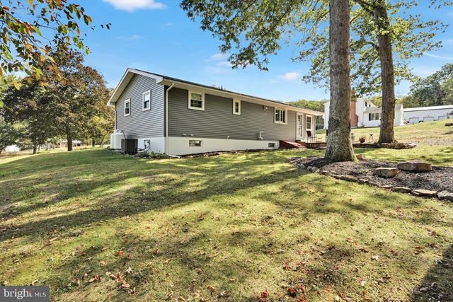 430 MOHAVE DR, Auburn, PA 17922