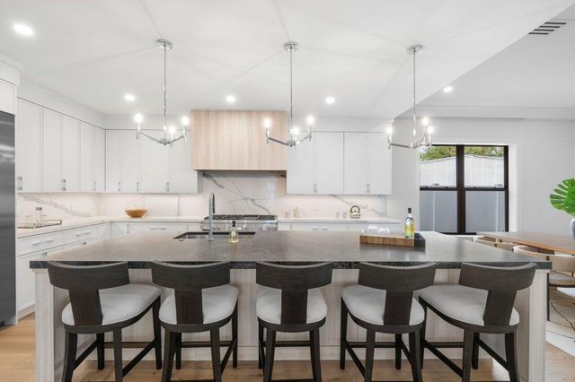 735 SE 4th Avenue, Delray Beach, FL 33483