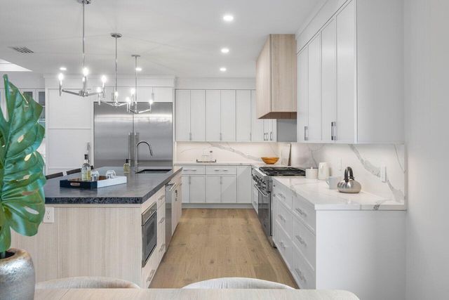 735 SE 4th Avenue, Delray Beach, FL 33483