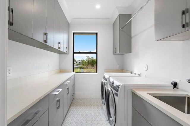 735 SE 4th Avenue, Delray Beach, FL 33483