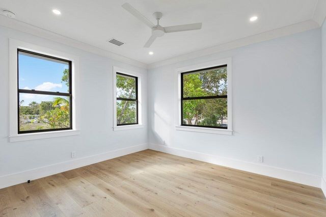 735 SE 4th Avenue, Delray Beach, FL 33483