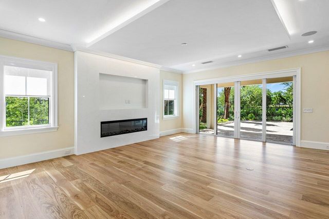 735 SE 4th Avenue, Delray Beach, FL 33483