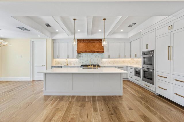 735 SE 4th Avenue, Delray Beach, FL 33483