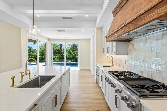 735 SE 4th Avenue, Delray Beach, FL 33483