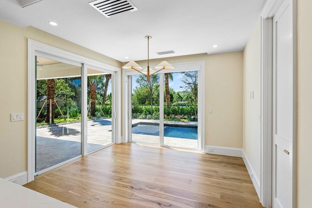 735 SE 4th Avenue, Delray Beach, FL 33483