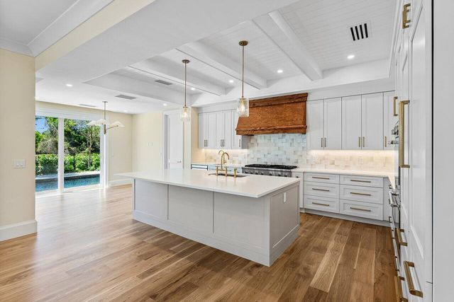 735 SE 4th Avenue, Delray Beach, FL 33483