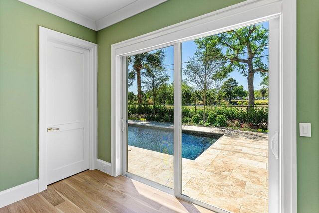 735 SE 4th Avenue, Delray Beach, FL 33483