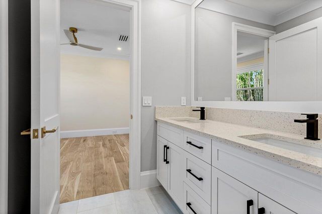 735 SE 4th Avenue, Delray Beach, FL 33483