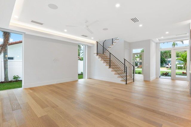 735 SE 4th Avenue, Delray Beach, FL 33483