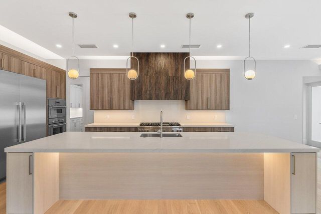 735 SE 4th Avenue, Delray Beach, FL 33483