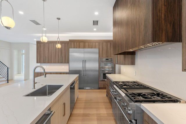 735 SE 4th Avenue, Delray Beach, FL 33483