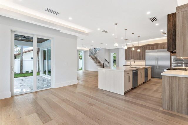 735 SE 4th Avenue, Delray Beach, FL 33483