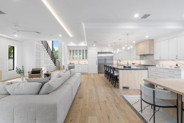 735 SE 4th Avenue, Delray Beach, FL 33483