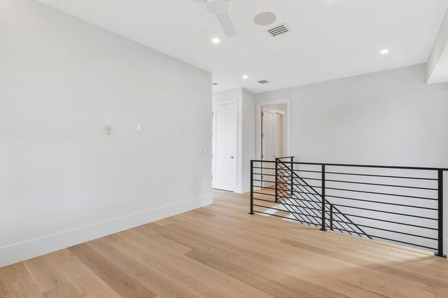 735 SE 4th Avenue, Delray Beach, FL 33483