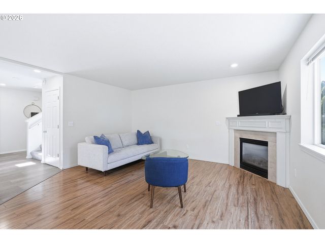 8065 Sw CAROL ANN Ct, Portland, OR 97224