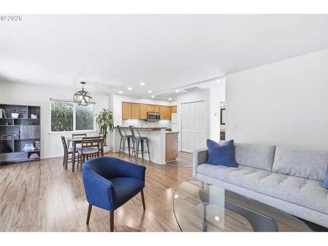 8065 Sw CAROL ANN Ct, Portland, OR 97224