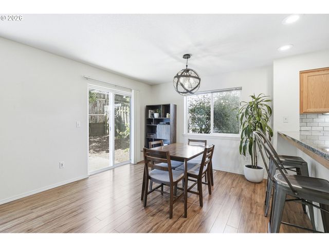 8065 Sw CAROL ANN Ct, Portland, OR 97224