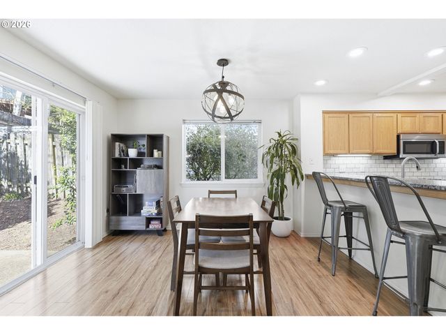 8065 Sw CAROL ANN Ct, Portland, OR 97224