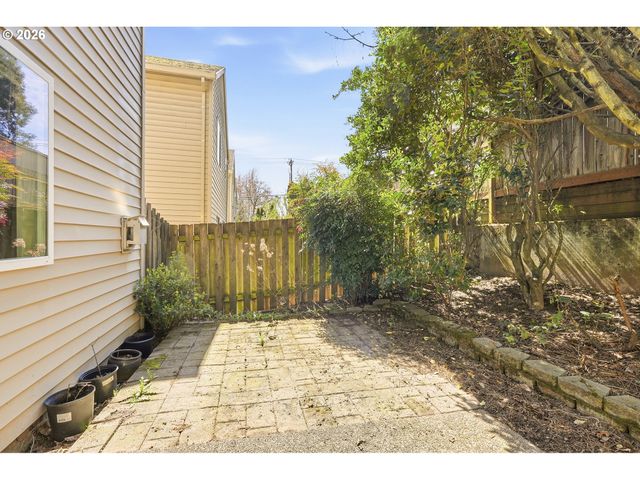 8065 Sw CAROL ANN Ct, Portland, OR 97224