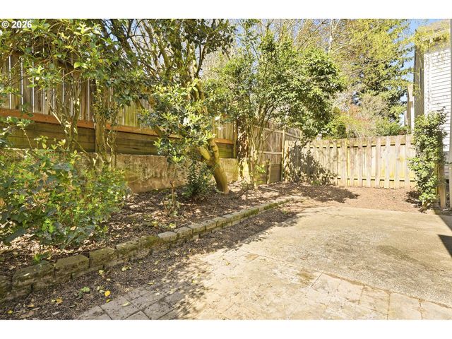 8065 Sw CAROL ANN Ct, Portland, OR 97224