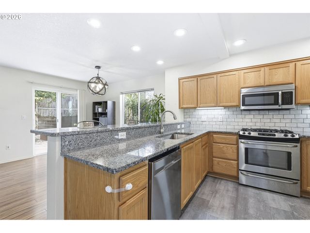 8065 Sw CAROL ANN Ct, Portland, OR 97224