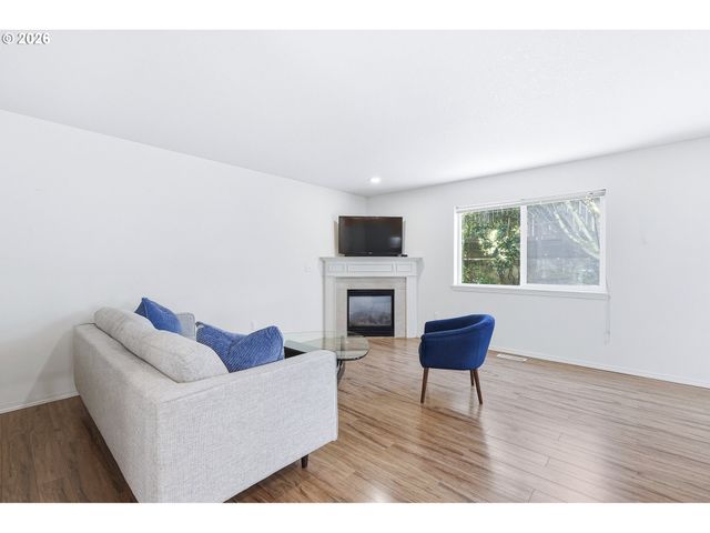 8065 Sw CAROL ANN Ct, Portland, OR 97224