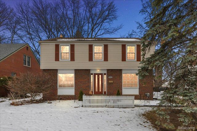 1012 W 12 Mile Road, Royal Oak, MI 48073