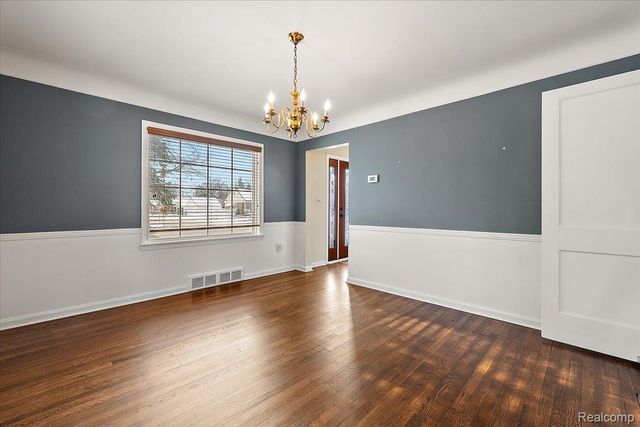 1012 W 12 Mile Road, Royal Oak, MI 48073