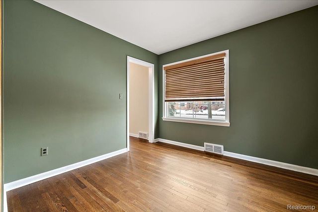 1012 W 12 Mile Road, Royal Oak, MI 48073