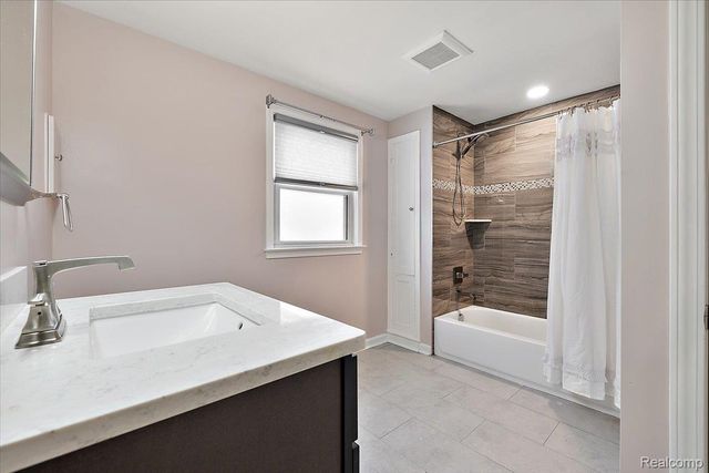 1012 W 12 Mile Road, Royal Oak, MI 48073