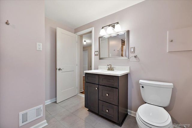 1012 W 12 Mile Road, Royal Oak, MI 48073