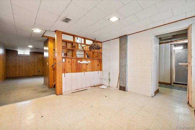 1012 W 12 Mile Road, Royal Oak, MI 48073