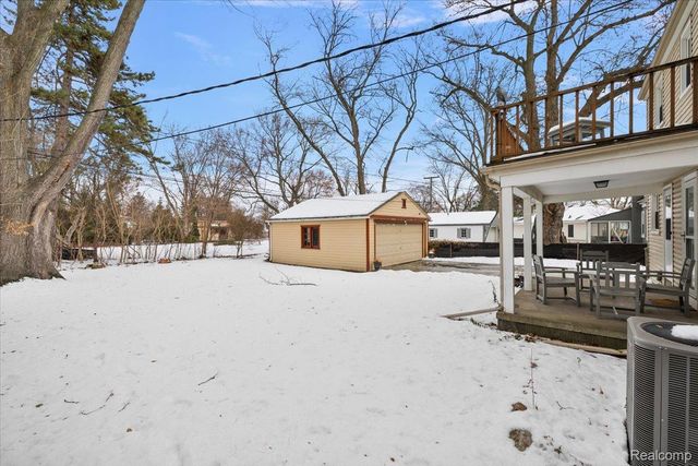 1012 W 12 Mile Road, Royal Oak, MI 48073