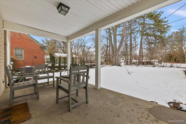 1012 W 12 Mile Road, Royal Oak, MI 48073