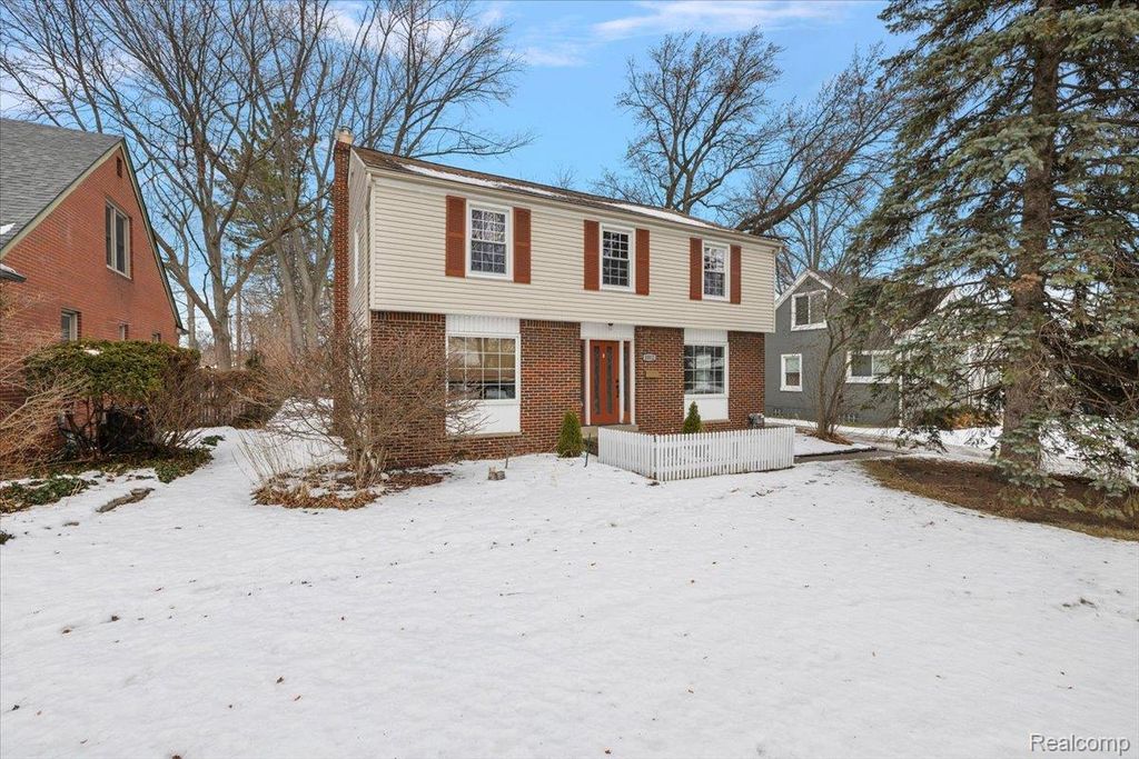 1012 W 12 Mile Road, Royal Oak, MI 48073