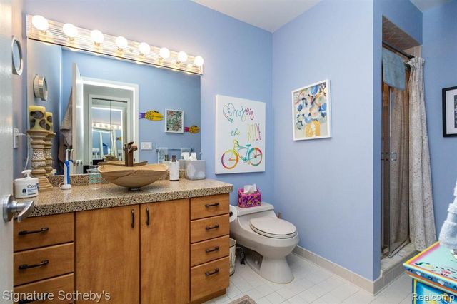 5396 Fairway Court, West Bloomfield, MI 48323