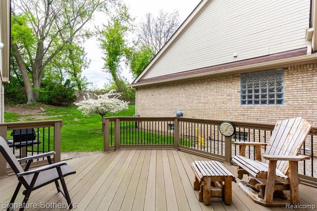 5396 Fairway Court, West Bloomfield, MI 48323