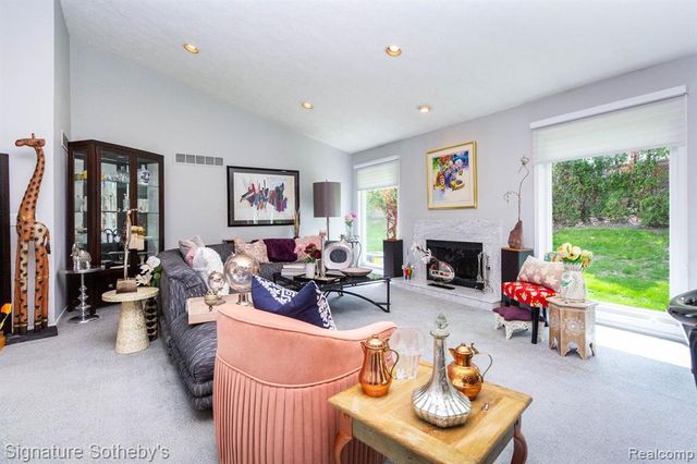 5396 Fairway Court, West Bloomfield, MI 48323