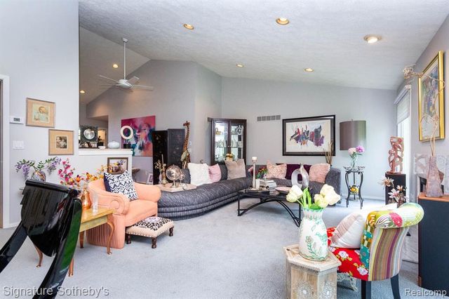 5396 Fairway Court, West Bloomfield, MI 48323