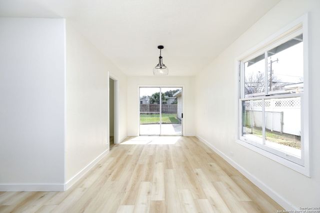 618 Santa Monica, San Antonio, TX 78212