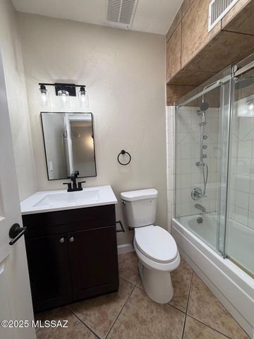 9780 E Hollow Place, Tucson, AZ 85748