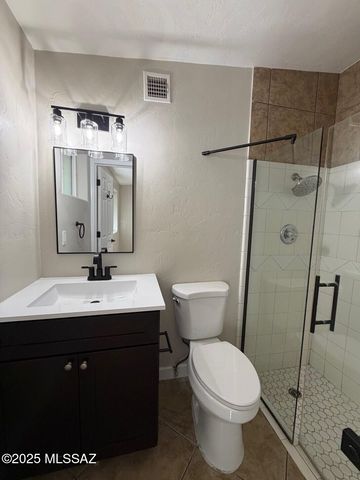 9780 E Hollow Place, Tucson, AZ 85748