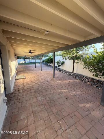 9780 E Hollow Place, Tucson, AZ 85748