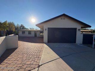 9780 E Hollow Place, Tucson, AZ 85748