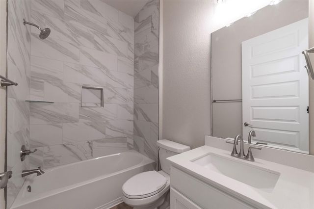 627 Birch LN, Cottonwood Shores, TX 78657